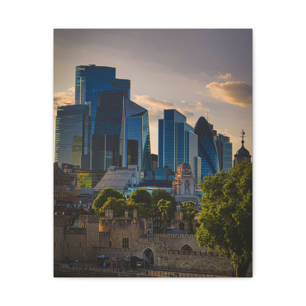 London - Summer Twilight Canvas